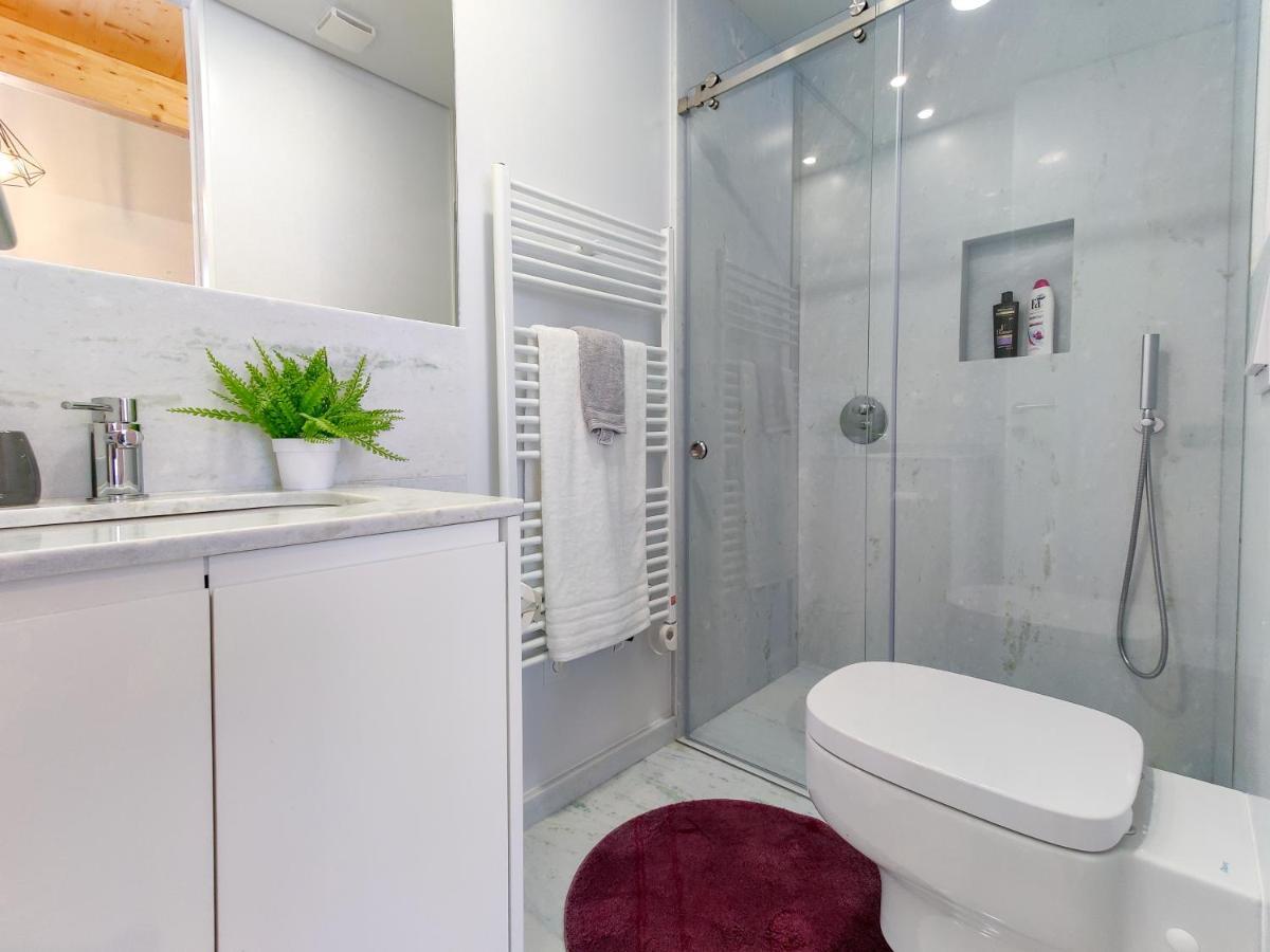 Coutinho Apartment - Modern Ap In The City Centre With Balcony فيانا دو كاستيلو المظهر الخارجي الصورة