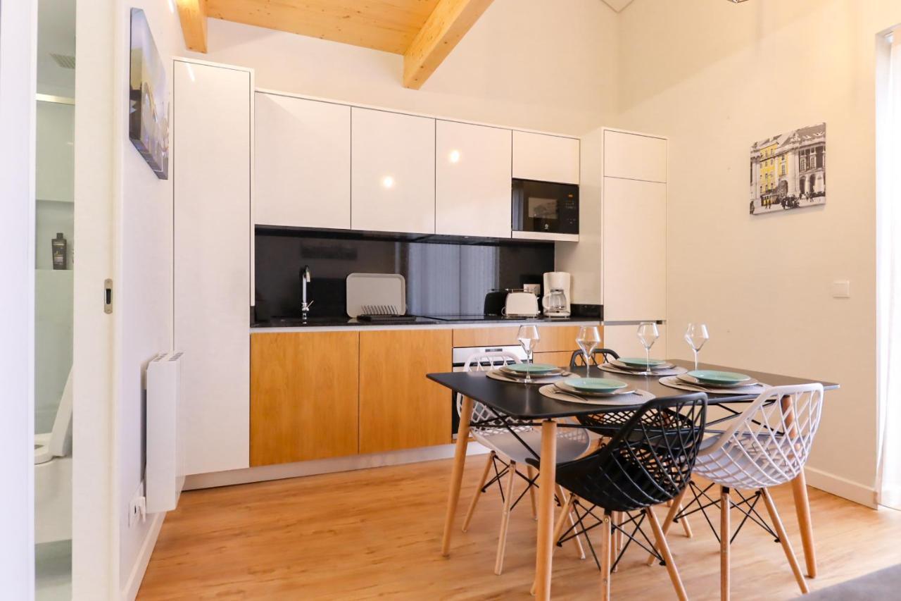 Coutinho Apartment - Modern Ap In The City Centre With Balcony فيانا دو كاستيلو المظهر الخارجي الصورة